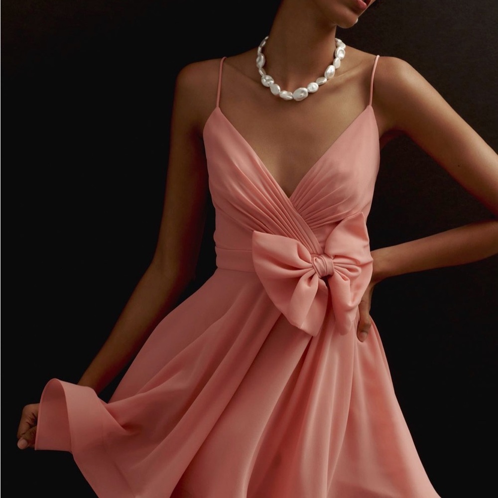 Mac Duggal Sleeveless V-Neck Bow Pink Mini Dress with Bow
Only Worn Once